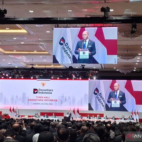 CEO Danantara, Rosan Roeslani, menyatakan kehadiran Danantara Indonesia sebagai langkah tepat di tengah ketidakpastian ekonomi global, ditandai dengan kolaborasi strategis dengan Qatar Investment Authority (QIA) senilai 4 miliar dolar AS untuk pembangunan