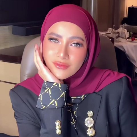 Model Hijab Olla Ramlan, Inspirasi Penampilan Elegan di Hari Raya Lebaran Idul Fitri 2025