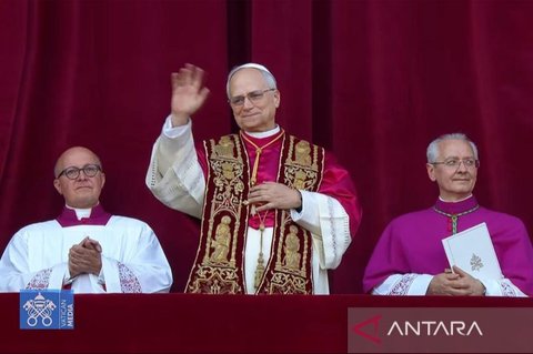 Robert Prevost, misionaris asal Amerika Serikat yang lama berkarya di Peru, mengejutkan dunia dengan terpilihnya sebagai Paus Leo XIV, penerus Paus Fransiskus.