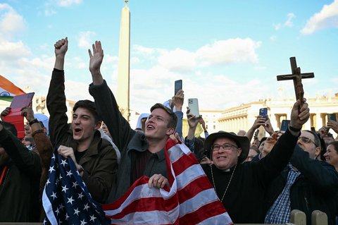 Kardinal Robert Francis Prevost dari Amerika Serikat terpilih menjadi paus baru menggantikan Paus Fransiskus pada Kamis, (08/05/2025) waktu setempat