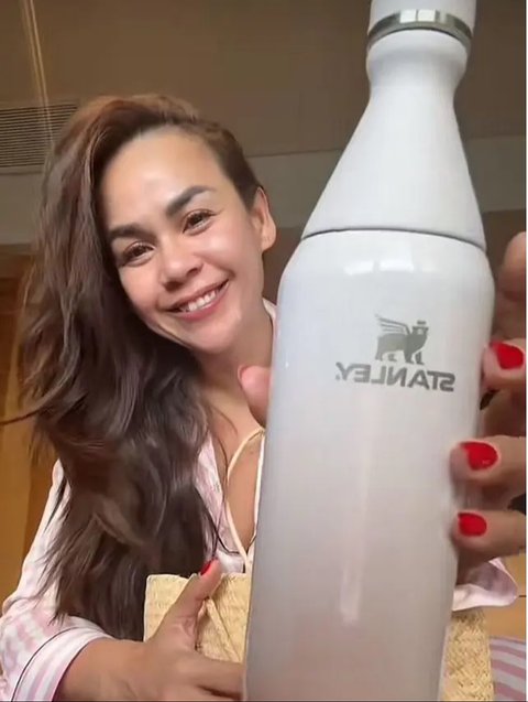 Isi hampers pernikahan Luna Maya dan Maxime Bouttier