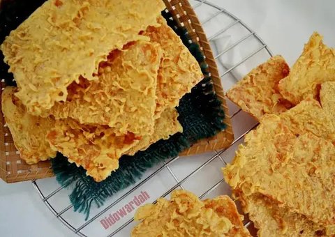 Keripik tempe (sumber: wikipedia)