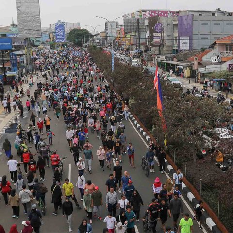 Suasana car free day di kawasan Margonda Raya, Depok, Jawa Barat, Minggu (04/05/2025).