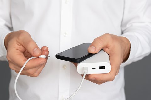 5 Kesalahan Saat Mengecas HP dengan Powerbank yang Sering Dianggap Sepele