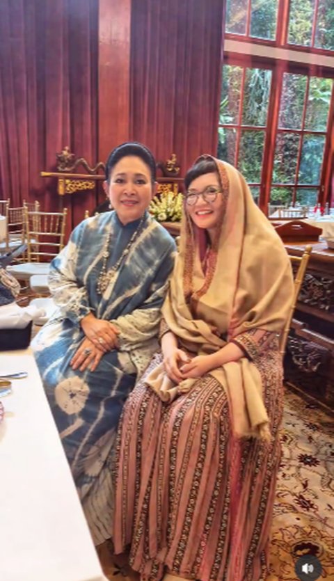 Momen Wamen Stella Kunjungi Kediaman Prabowo, Disambut Titiek Soeharto Pesonanya Cantik Banget