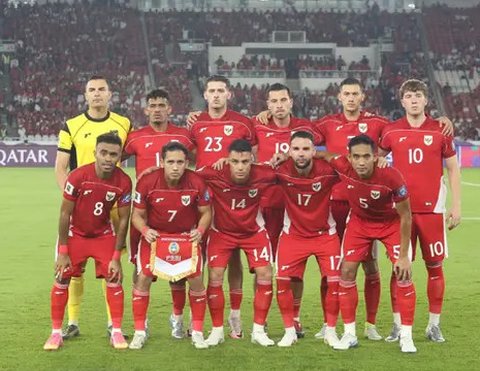 Pemain Timnas Indonesia bersiap jelang laga lanjutan putaran ketiga kualifikasi Piala Dunia 2026 zona Asia grup C melawan China di Stadion Utama Gelora Bung Karno, Jakarta, Kamis (5/6/2025).