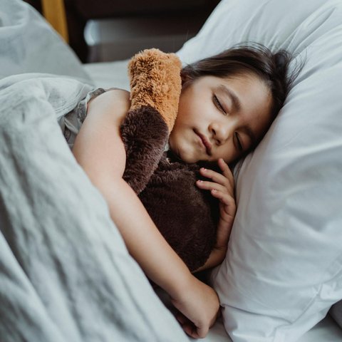 ilustrasi anak tidur