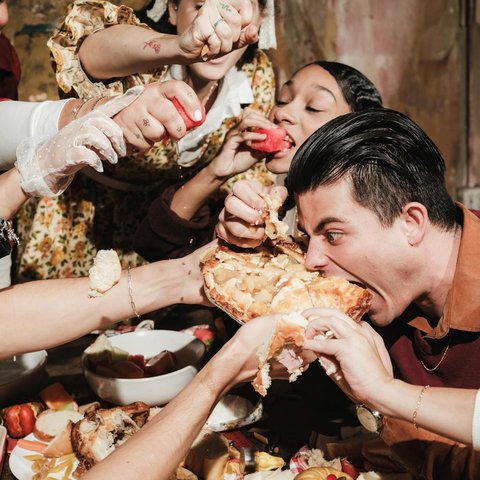 ilustrasi makan berlebihan