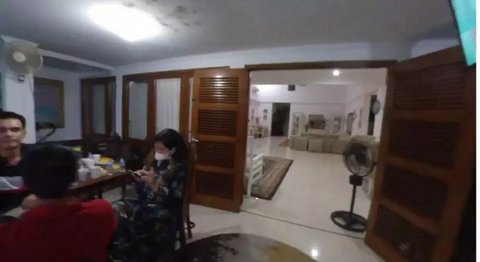 5 Potret Dapur Teddy Syach, Kental Nuansa Vintage dan Homey yang Bikin Betah Masak - Jarang Sekali Tersorot