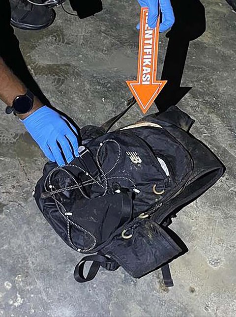 Barang bukti yang disita dari anggota KKB