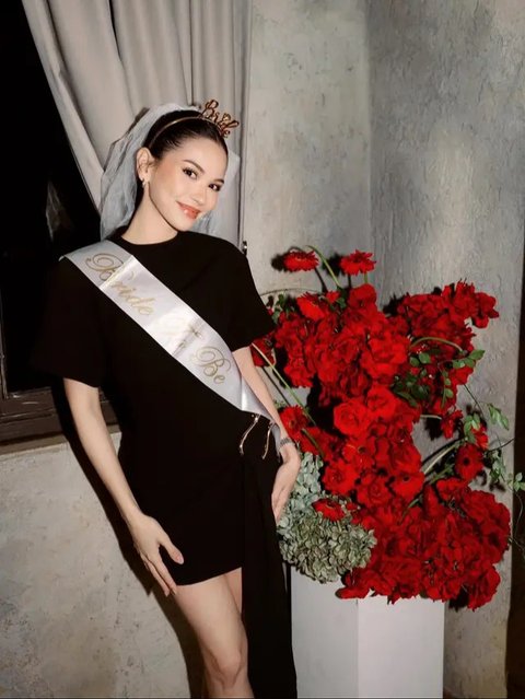 Inspirasi Model Dress Bridal Shower ala Alyssa Daguise