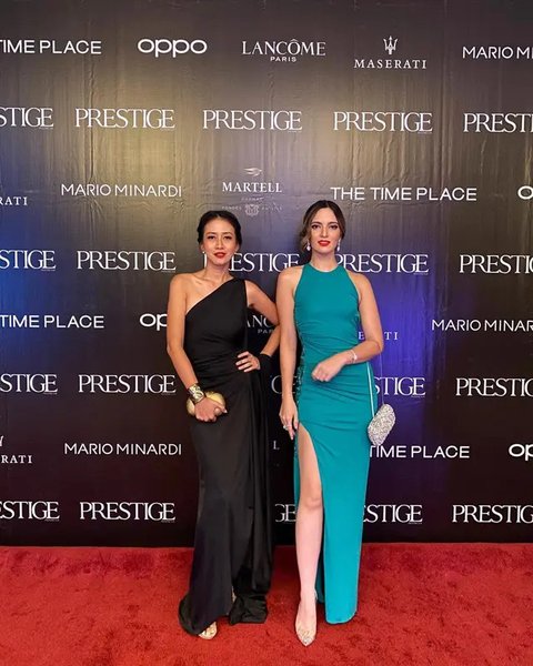 Inspirasi Dress Panjang Belah Samping Nia Ramadhani
