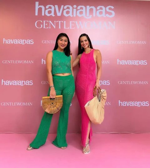 Inspirasi Dress Panjang Belah Samping Nia Ramadhani