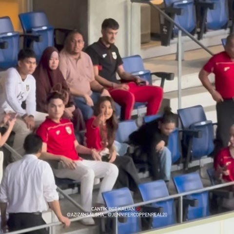 Potret Cantik Duo Bestie Jennifer Coppen dan Azizah Salsha Nonton Bareng Timnas Indonesia di Jepang