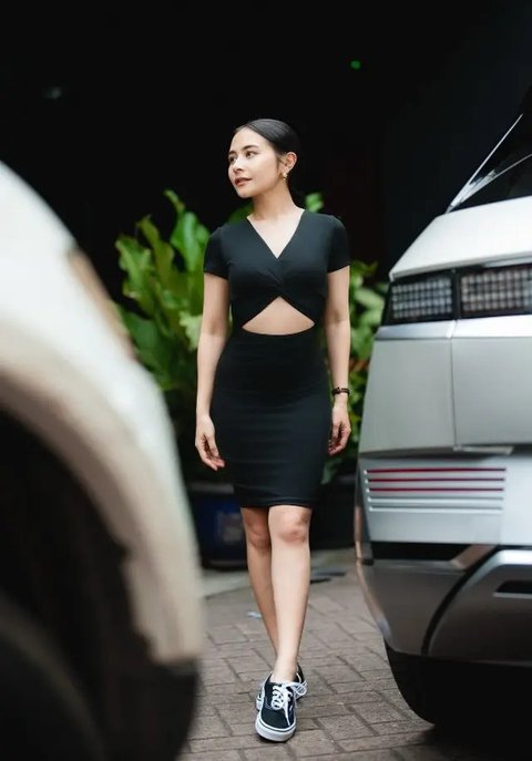 Model Dress Hitam Prilly Latuconsinna