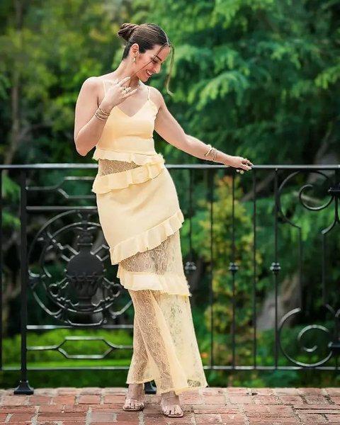 Model Gelang Manik Sederhana ala Nia Ramadhani