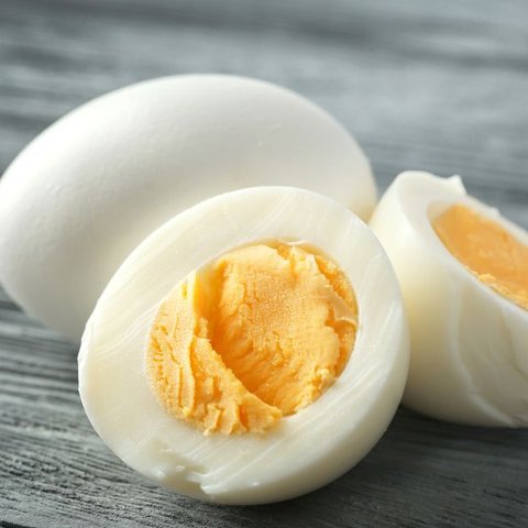 Ingin Kuning Telur Tepat di Tengah? Coba Cara Merebus Telur Ini