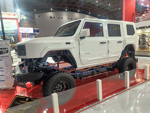 Mobil listrik pertama buatan PT Pindad yang diberi nama Pandu.