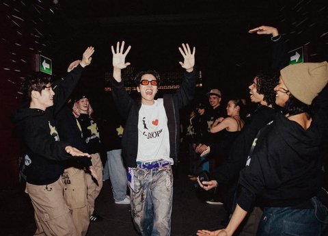 J-Hope BTS Samai Rekor Jungkook Sebagai Artis Solo K-Pop dengan Entri Terbanyak di Billboard 100