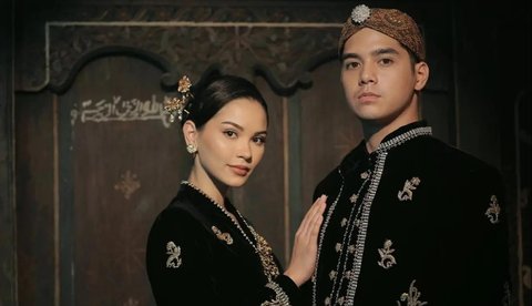 Beredar Undangan Nikah Al Ghazali dan Alyssa Daguise Kental Nuansa Jawa, Mulan Jameela Unggah Foto Keluarga Pakai Adat Jawa