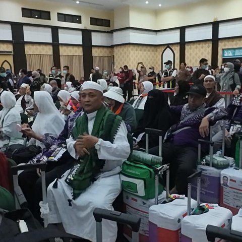 kepulangan jemaah haji kloter 1 makassar