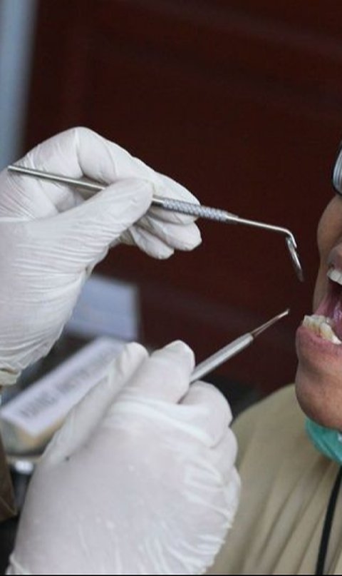 Menteri Kesehatan RI melaporkan 5,3 juta orang telah mengikuti Cek Kesehatan Gratis (CKG), namun masih ada tantangan dalam cakupan dan tindak lanjut, terutama di daerah padat penduduk dan ketersediaan dokter gigi.