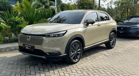 Honda HR-V 1.5L E e:HEV hadir dengan berbagai pembaruan pada bagian eksterior.