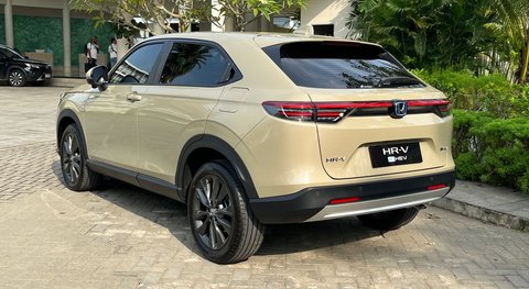 Honda HR-V e:HEV sekarang dilengkapi dengan lampu belakang LED penuh yang memiliki desain terbaru.