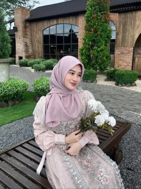 Inspirasi Style Hijab Ala Khansa Mariska