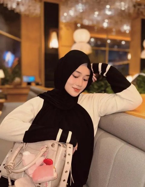 Inspirasi Style Hijab Ala Khansa Mariska