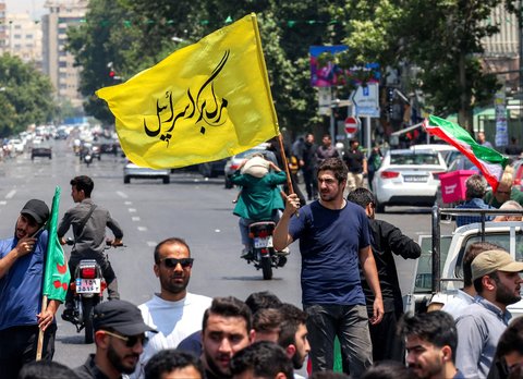 'Aku akan Berjuang dan Mati', Warga Iran Serukan Serangan Balasan yang Setimpal ke Israel