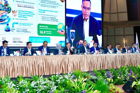 Direktur Utama Pertamina Simon Aloysius Mantiri Saat Konferensi Pers Capaian Kinerja PT Pertamina