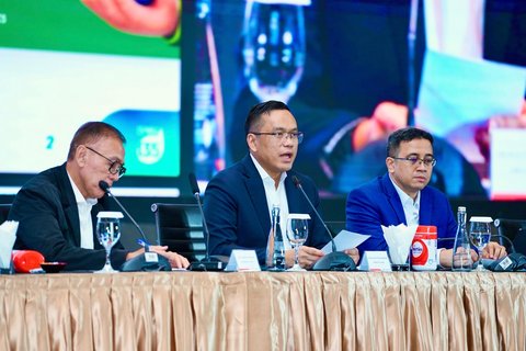 Direktur Utama Pertamina Simon Aloysius Mantiri Saat Konferensi Pers Capaian Kinerja PT Pertamina