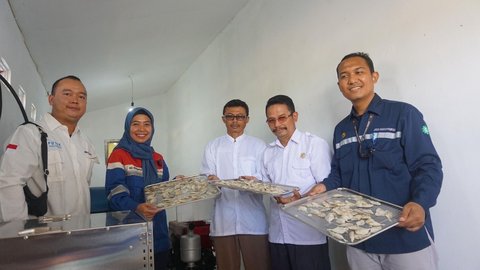 Desa Energi Berdikari Pertamina, Ubah Limbah Ikan Jadi Cuan