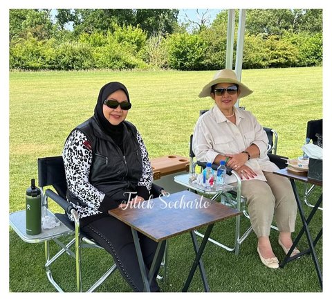 Titiek Soeharto Foto Bareng Pangeran Paling Ganteng Sedunia