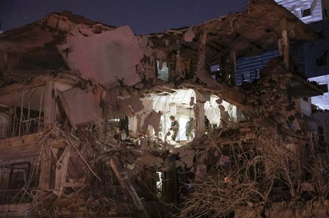 Iran meluncurkan ratusan rudal balistik sebagai serangan besar-besaran terhadap Israel, Jumat malam (13/06/2025).