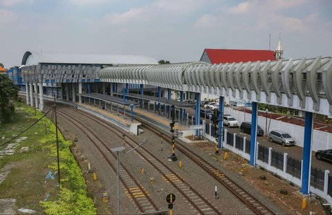 Kondisi skybridge yang menghubungkan Stasiun Bogor dengan Stasiun Paledang, Bogor, Jawa Barat, Senin (16/6/2025).