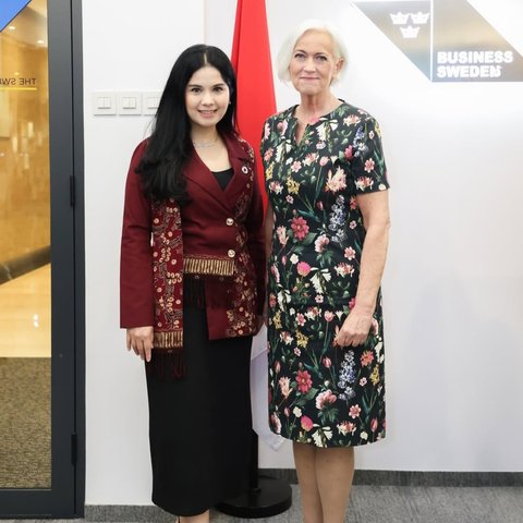 9 Outfit Istri Menteri ala Annisa Pohan, Elegan dan Berkelas