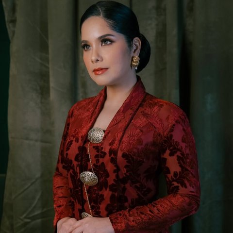 9 Outfit Istri Menteri ala Annisa Pohan, Elegan dan Berkelas