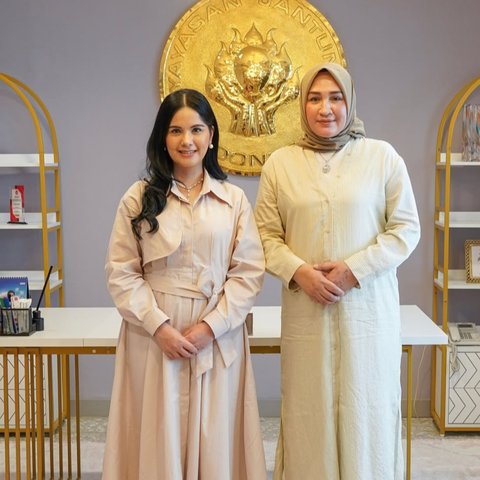 9 Outfit Istri Menteri ala Annisa Pohan, Elegan dan Berkelas