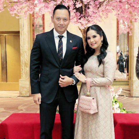 9 Outfit Istri Menteri ala Annisa Pohan, Elegan dan Berkelas