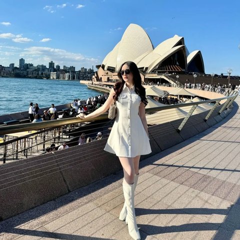 Laura Moane pun mendapat dukungan agar tetap fokus pada kehidupannya dan karier yang sedang dirintis.