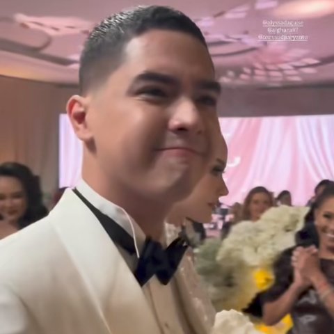 Gandeng Alyssa Daguise, 4 Potret Al Ghazali Menangis saat Masuki Wedding Hall di Intimate Dinner Party