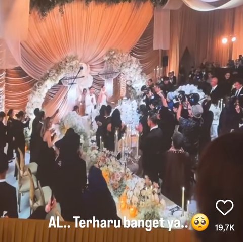 Gandeng Alyssa Daguise, 4 Potret Al Ghazali Menangis saat Masuki Wedding Hall di Intimate Dinner Party