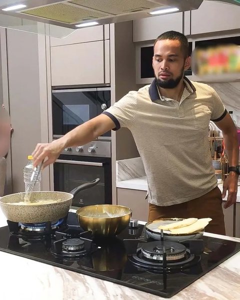 6 Potret Dapur Shireen Sungkar Modern & Elegan, Ada Sentuhan Tangan Irwansyah yang Bikin Makin Ciamik