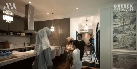 6 Potret Dapur Shireen Sungkar Modern & Elegan, Ada Sentuhan Tangan Irwansyah yang Bikin Makin Ciamik