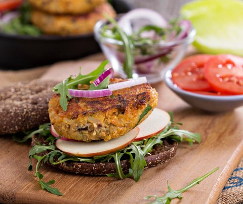 Follow these tips to make the perfect homemade black bean burger.