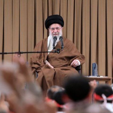 Sosok Ayatollah Ali Khamenei