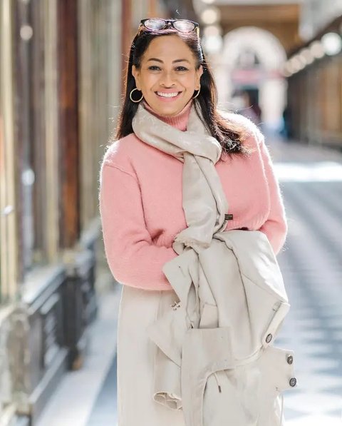 Inspirasi Style Anting Risa Dewi Ibunda Alyssa Daguise