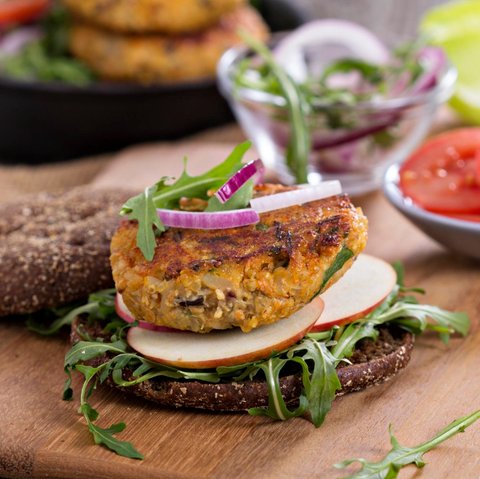 Follow these tips to make the perfect homemade black bean burger.